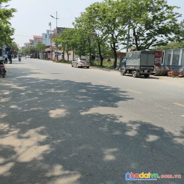 Thật không tin được   giờ  ơi kiếm đâu ra căn nhà 1 , 5. tầng giá chỉ hơn 1 tỉ xíu xiu lại còn