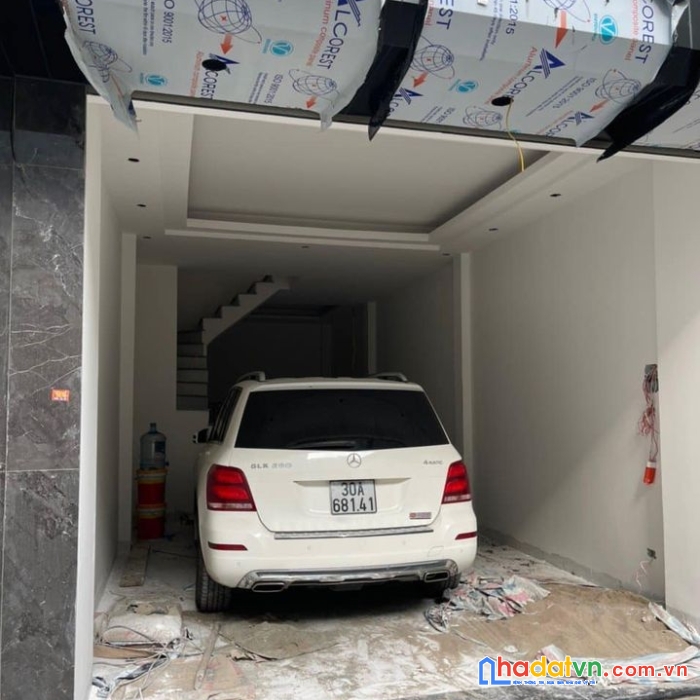 Bán nhà phân lô lạc trung , 35m2 x 5 tầng , mt 4,5m , ô tô vào nhà, kinh doanh, nhỉnh 4 tỷ.