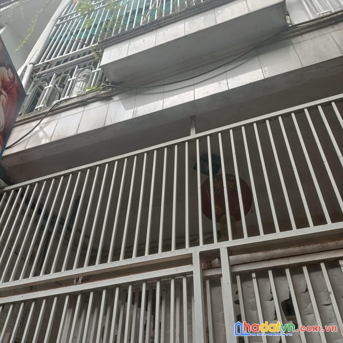 Nhà đinh tiên hoàng. thẳng 50m ra mặt tiền ô đậu.  hơn 1 tỷ