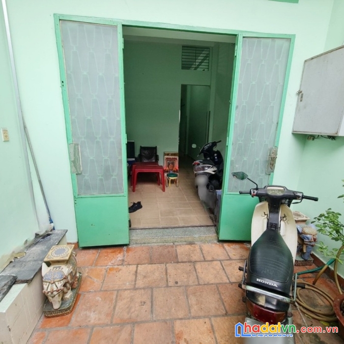 Nhà 3 tầng nở hậu mt đường âu dương  lân p3q8. giá 20,6 tỷ tl