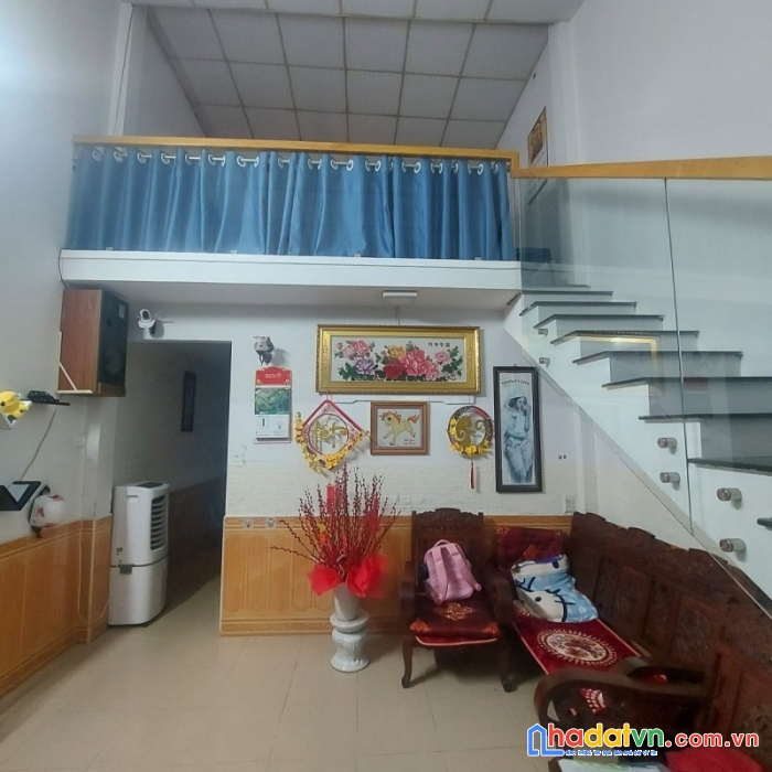 .nhà thi sách gần sân bay ô tô 5.5m, 70m2, c4 sạch sẽ
