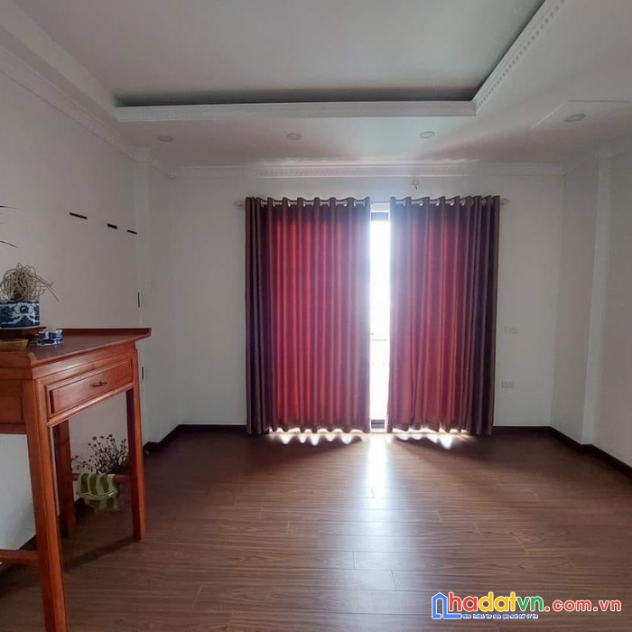 Cực hiếm, bán nhà thạch bàn, long biên 35m2, 5t chỉ 2,65 tỷ