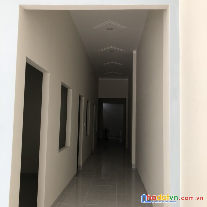 Bán căn nhà 161m2 gần chợ nhỏ tân hiệp, shr thổ cư, đường ô tô