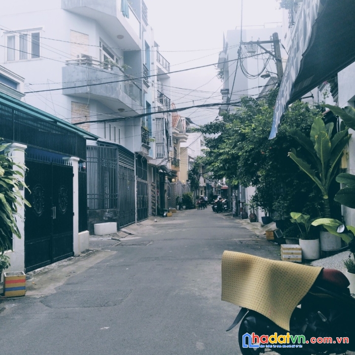 Ngộp villa lạc long quân 60m2, 5 tấm , hẻm kinh doanh