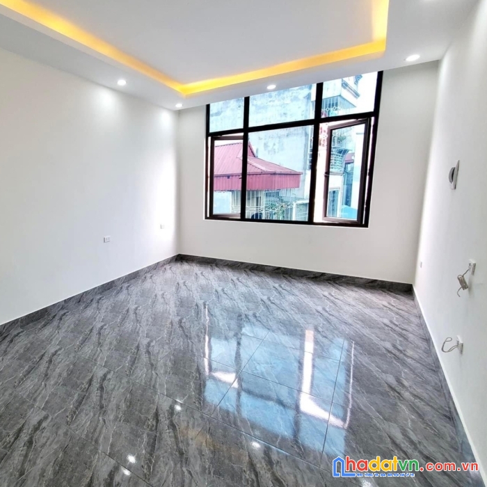 Bán nhà khu chợ nam đồng, 5 ngủ, ở ngay, ngõ nông, gần ô tô, 48m2 tầng 2, chỉ 5.65 tỷ