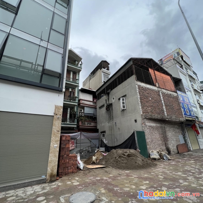 Bán đất măt phố trường chinh, 1 mặt phố, 1 mặt ngõ, vỉa hè rộng, kinh doanh đỉnh.