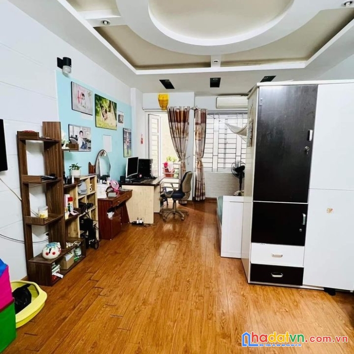 Bán nhà kim mã-4 tầng-nhà đẹp-tiện ích-an sinh-2tỷ