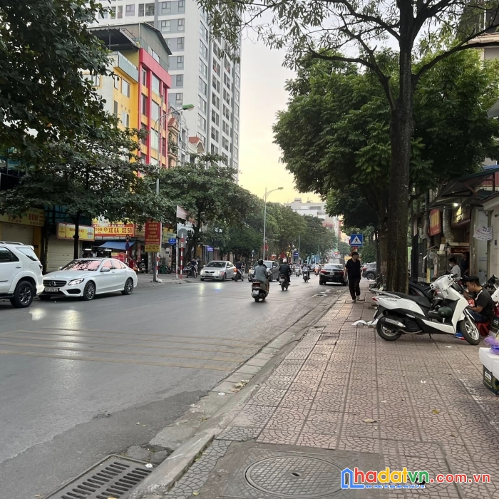 Nhà mặt đường phố nguyễn sơn long biên 55 m2 * 5 tầng * giảm giá mạnh chỉ còn 8,4 tỷ