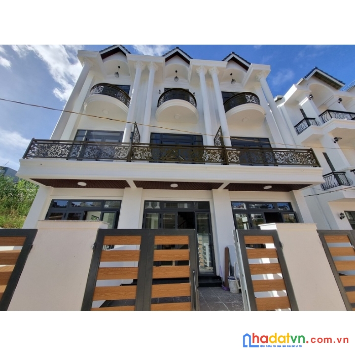 Sở hữu ngay căn nhà đẹp vị trí đắc địa tại đường nam hồ, p.11, tp. đà lạt, lâm đồng