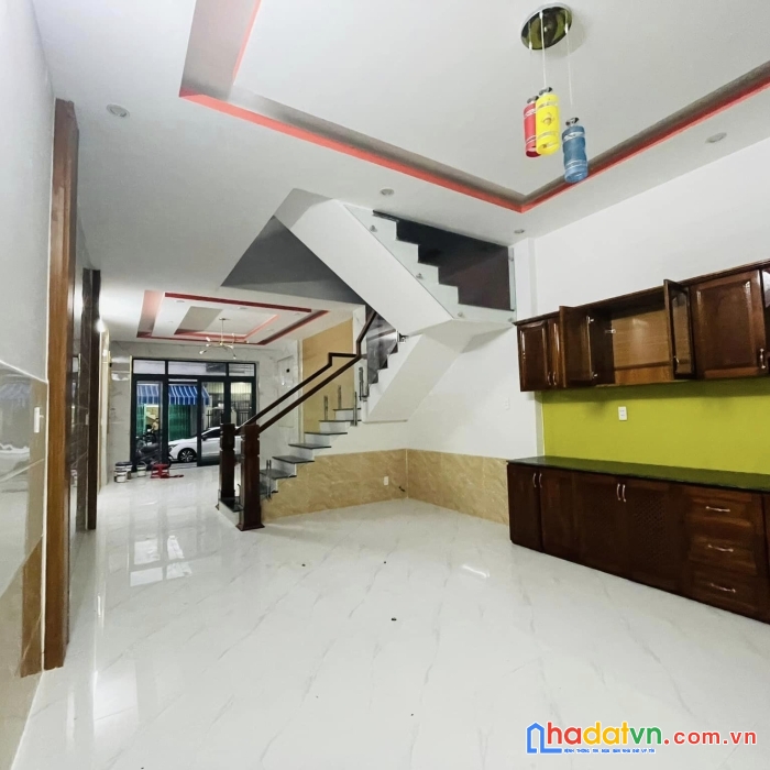 Nhà mặt tiền hoà minh, dương đức hiền, 72m2, 3 mê, đẹp, chất