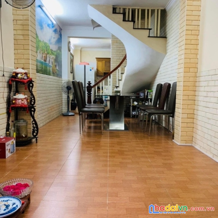 Gần ngã tư sở, khương đình nằm ngay đầu ngõ rộng, dt47m2 x 4 tầng, giá 4.6 tỷ.
