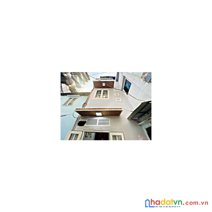 Chính chủ là người già lớn tuổi cần bán để về quê sống.