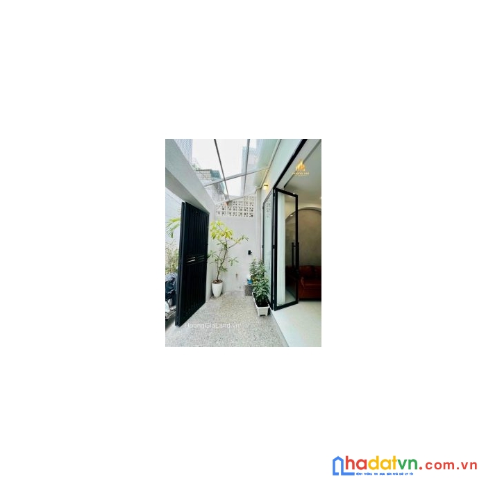 Chính chủ cần bán nhà mới xây 100% nội thất cao cấp