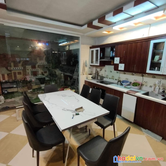 Bán nhà phố triều khúc, mặt ngõ kinh doanh sầm uất, dtxd105m2 x 5 tầng, mt 5,5m. 0338080356