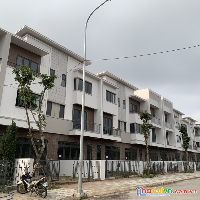 Bán shophouse trục chính siêu đẹp, kinh doanh tốt, hàng hiếm, tiềm năng sinh lời cao. 0377439313