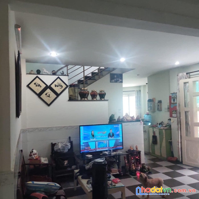 Kẹt bank, bán gấp nhà hxh ba tháng hai, quận 10, 98m2, 4 tầng, 8 pn, chỉ 27 tỷ 300