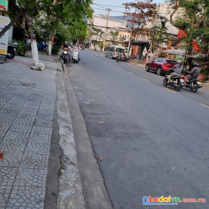 Cấn bán1000 m2 lê tấn trung, sơn trà, đường 15m, gần biển chỉ 60 tr/m2, đang cho thuê kd 100tr/