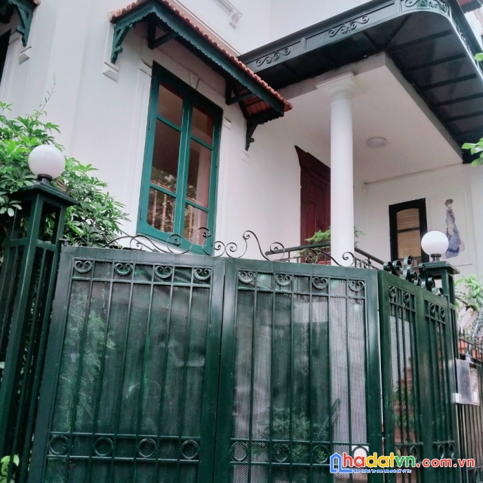 Bán biệt thự phố nguyễn sơn 160m2*mặt tiền 8.4m *giá 25 tỷ .lh:0934460104-0398056797(em dung)