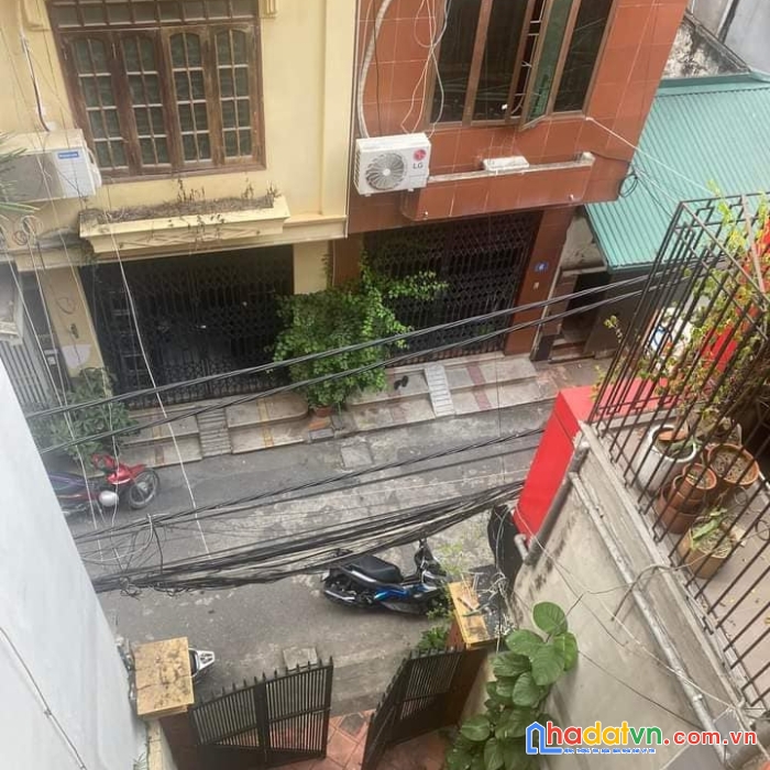 Hoàng quốc việt, 95m2x4 tầng, dân xây chắc chắn, ô tô vào nhà, nhỉnh 15 tỷ
