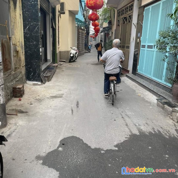 Bán nhà cầu đơ 57m 3 tầng - ô tô đỗ cửa - sát sân bóng cầu đơ