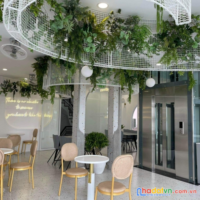 Siêu phẩm mặt phố trích sài  130 m2 - 5 tầng -  10m mặt tiền -  vị trí đắc địa nhất  tây hồ, cho