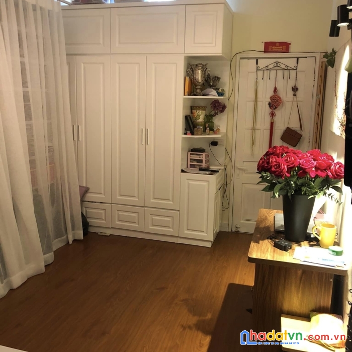 Cần bán  tập thể phố võ thị sáu qhbt 80m sàn, 3 ngủ giá chỉ 2.5 tỷ, sổ đỏ sang tên