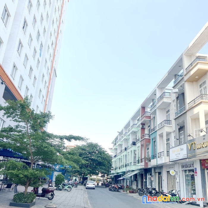 Nhà thuê nguyên căn 4 tầng mặt tiền nb bông sao p5q8