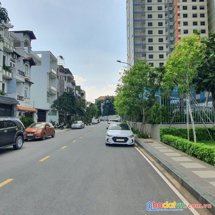 Bán gấp 100m2 đất view công viên homyland, đường nguyễn duy trinh quận 2