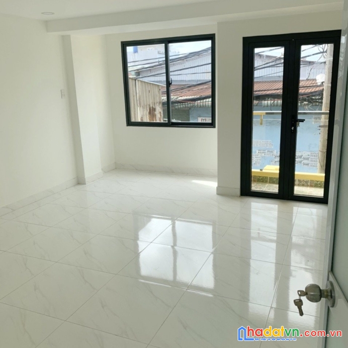 Nhà thuê nguyên căn mới, đẹp mặt tiền đường c7 phạm hùng - bình hưng - bc