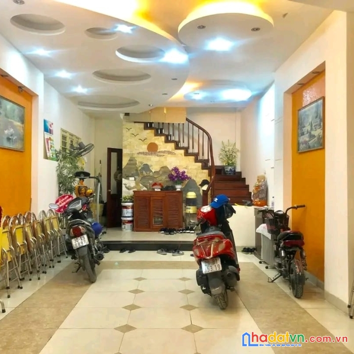 Chỉ nhỉm 7 tỷ có ngay nhà phân lô vỉa văn la – văn phú hà đông – gần chợ văn la