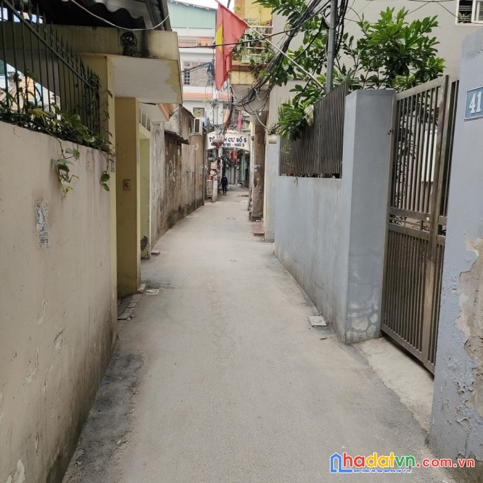 Bán nhà đẹp ngõ thông - ô tô 20m - tiện ích ngập tràn