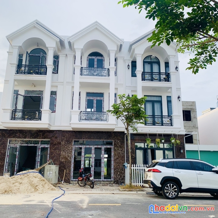 Bán nhà 2 lầu gần chợ phú chánh, ngay cổng kcn visip 2a giá 2,9 tỷ