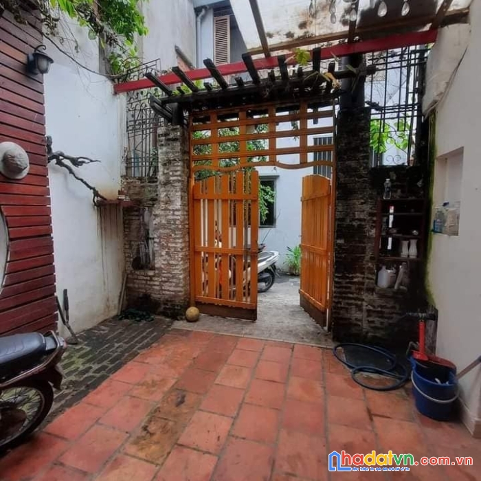 Nhà sân vườn phường 15 tân binh full nội thất gỗ nhỉnh 4ty