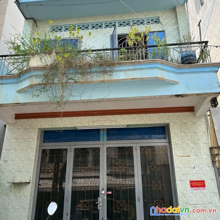 Bán gấp nhà 2 tầng ,120m2. ngang 6m, đường trước nhà 12m, thuộc khu dân cư bình hưng, giáp quận 8.
