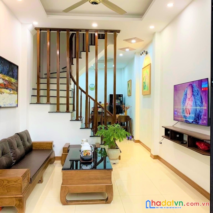 Bán nhà xuân thủy-cầu giấy 43m2-giá 4.x tỷ-ngõ nông-ô tô gần-lô góc thoáng -nhà đẹp ở ngay