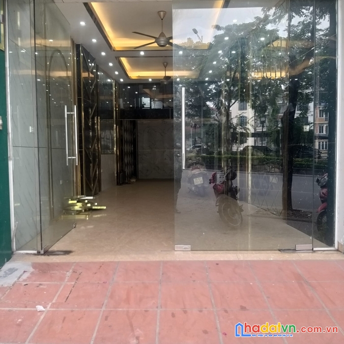 Cho thuê nhà mặt phố nguyễn văn cừ, kinh doanh, giá 25tr/th