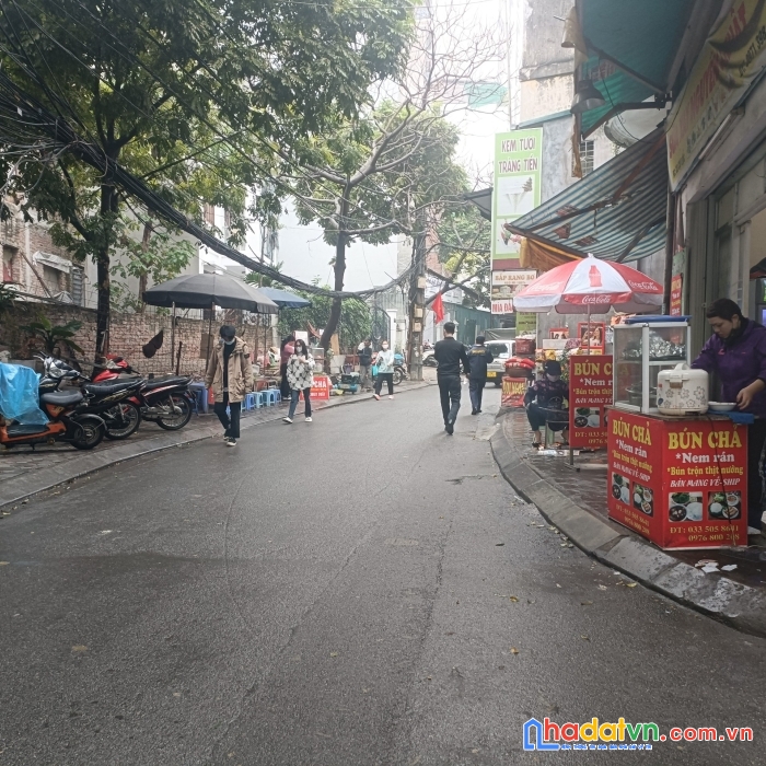 Bán nhà mặt tiền kinh doanh cự lộc thanh xuân 
khu vưc đông ngươi qua lại buôn bán tấp nập.