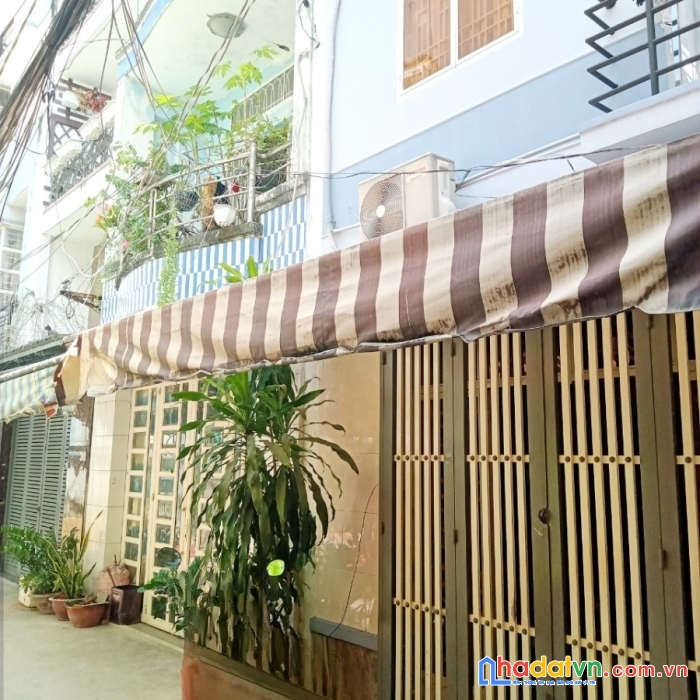 Nhà bán mặt hẻm 184 đường âu dương lân p3q8 4 tỷ 650 triệu