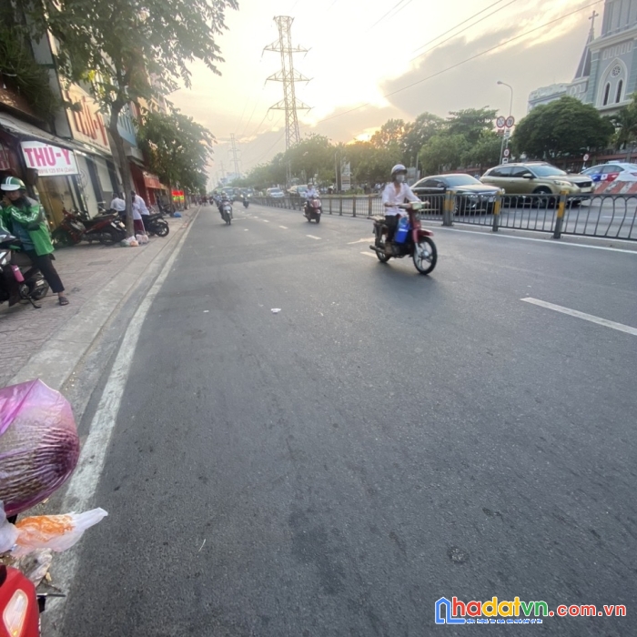 Nhà nguyên căn mặt tiền quận 6 kinh dương vương phố ẩm thực.