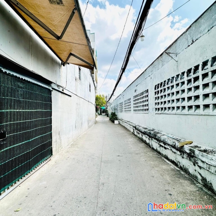 Bán nhà ngã tư nguyễn thị thập quận 7. dt 4x12.5. 2 tầng 3pn. chỉ 4 tỷ. shr-btct