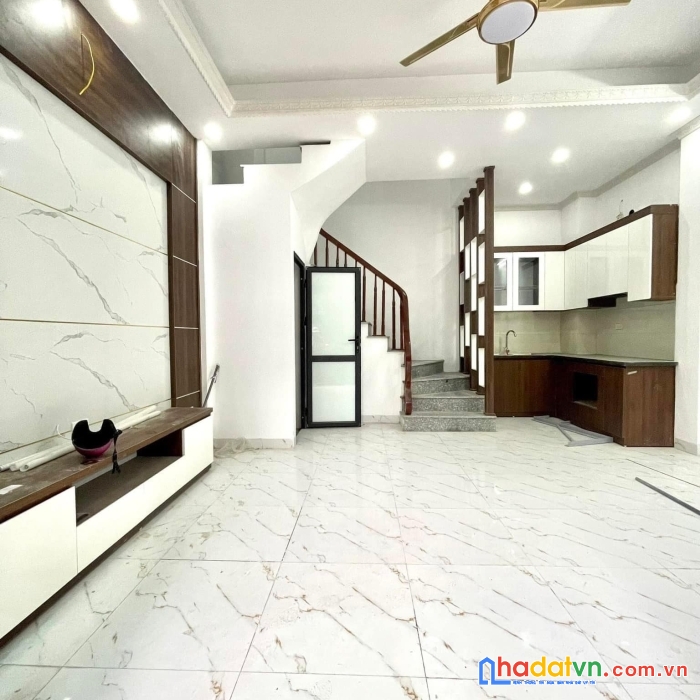 Bán nhà riêng 30m x 5 tầng dương nội , 3 phòng ngủ , 4 vệ sinh, tầng 5 sân phơi và phòng thờ.