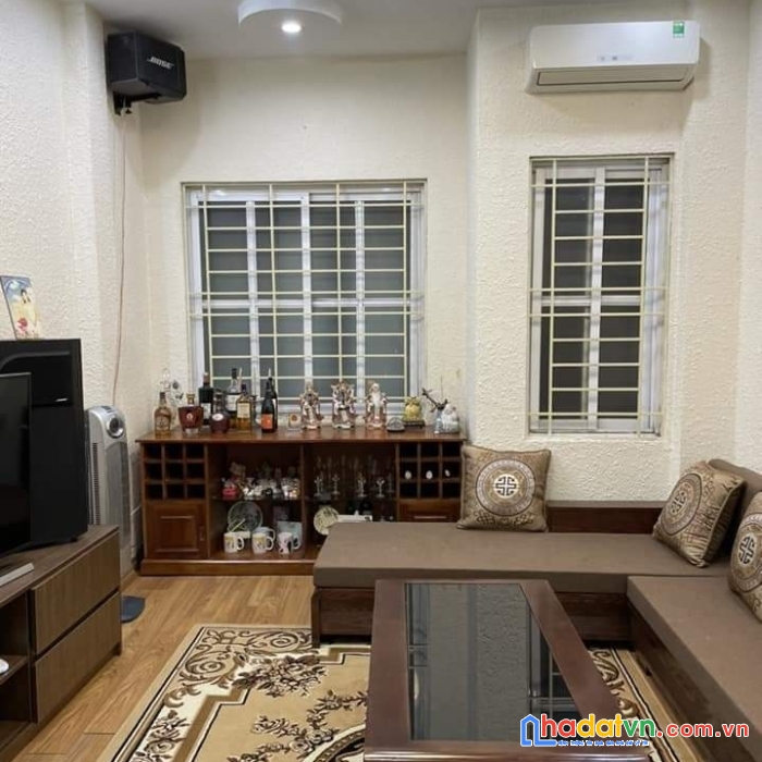 Bán nhà ngõ văn hương, đống đa. nhà đẹp, trung tâm, dt 23m2, 5 tầng. chỉ 2.8 tỷ.