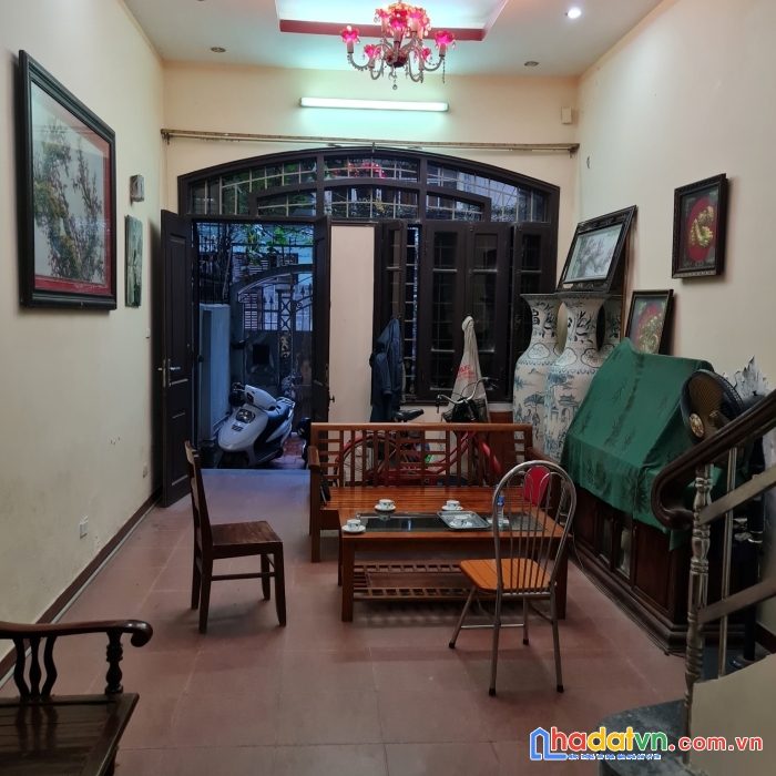Bán nhà phân lô phùng chí kiên - cầu giấy. ô tô vào nhà. dt 73m2. giá 7,9 tỷ