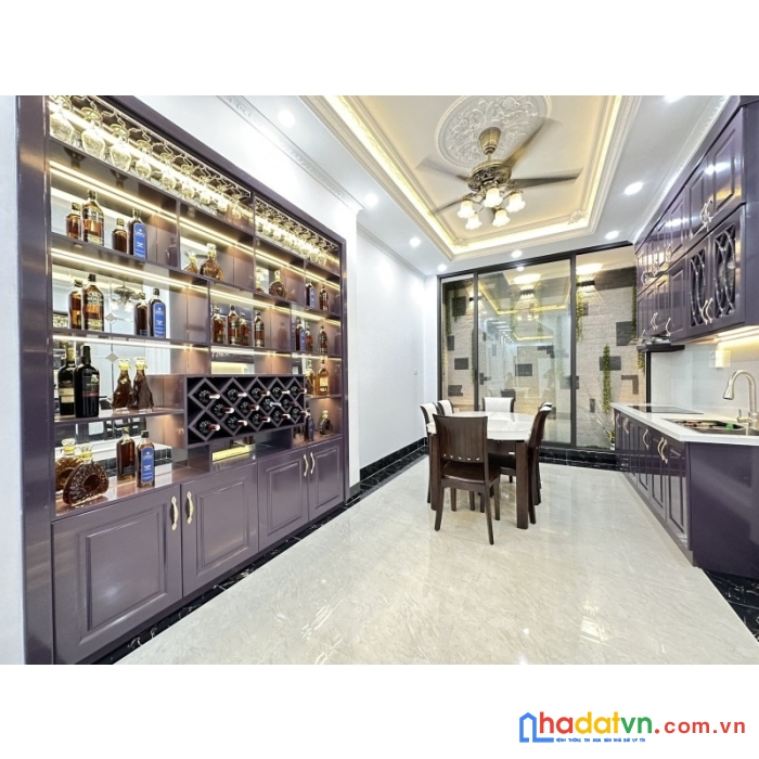 Nhà mới, ở luôn phố thịnh quang, dt45m2 x 5 tầng, full nội thất. 0338080356