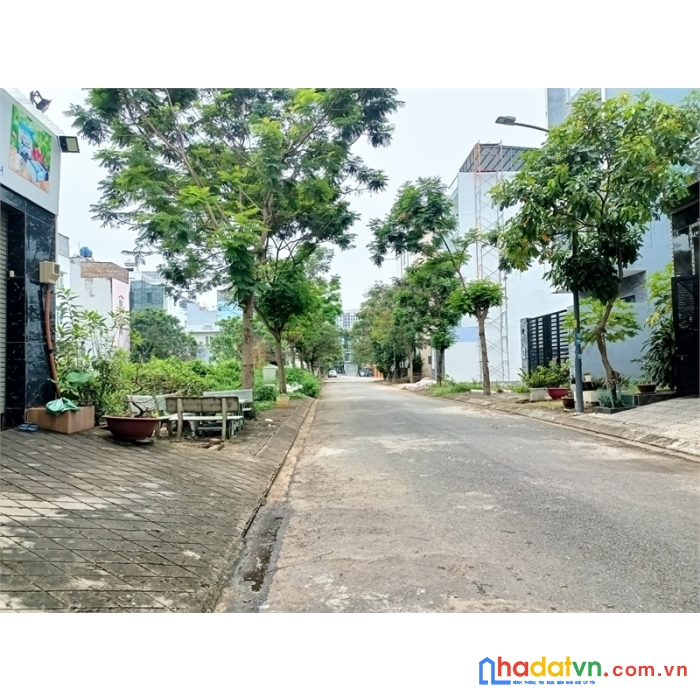 Bán gấp lô đất nền sổ đỏ kdc phong phú 4, cách khu thương mại chỉ 500m, giá chỉ 5 tỷ 800 triệu