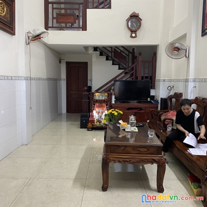 Nợ ngân hàng bán gấp nhà 2 mặt hẻm hxh 4m lý thường kiệt, p9, tân bình.