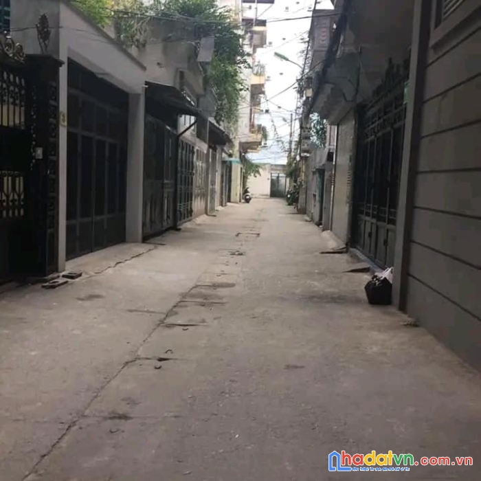 Bán đất tặng nhà cấp 4 - mỗ lao hà đông 33m - ô tô vào nhà