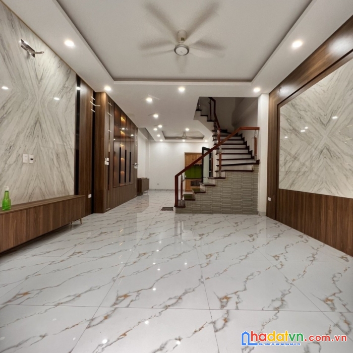 Bán nhà mai động, hoàng mai. đẹp, thoáng, gần ô tô. dt55m2, 5 tầng. chỉ 7.6 tỷ.