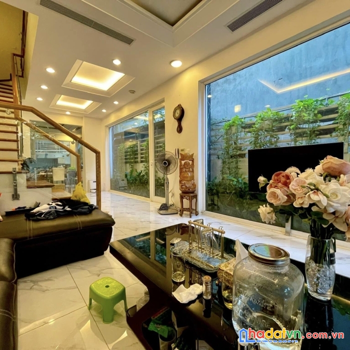 Bán nhà phố phan đình giót, hđ, ô tô vào nhà, tặng full nội thất, 92mx5t giá 8 tỷ