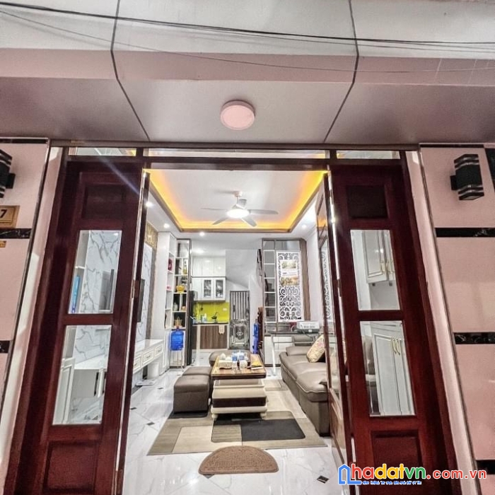 Bán nhà đẹp cầu giấy, ngõ to, nông, 35m x 5t, 3.5 tỷ